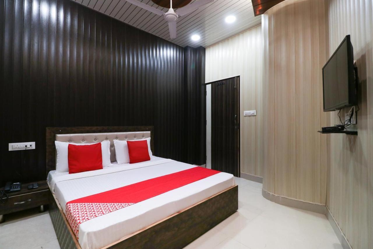 Hotel 7 Deep Ludhiana Exteriör bild