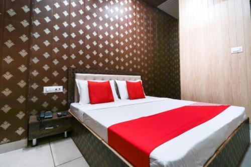 Hotel 7 Deep Ludhiana Exteriör bild